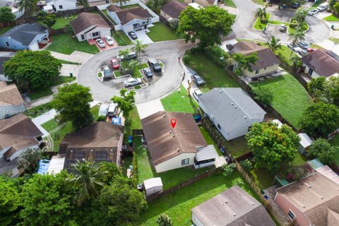 Villa ou maison à vendre à Miramar, Floride: 3 chambres, 95.6 m2 № 1923387 - photo 28