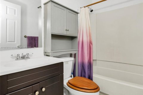 Villa ou maison à vendre à Miramar, Floride: 3 chambres, 95.6 m2 № 1923387 - photo 13