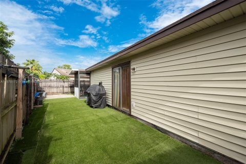 Villa ou maison à vendre à Miramar, Floride: 3 chambres, 95.6 m2 № 1923387 - photo 22