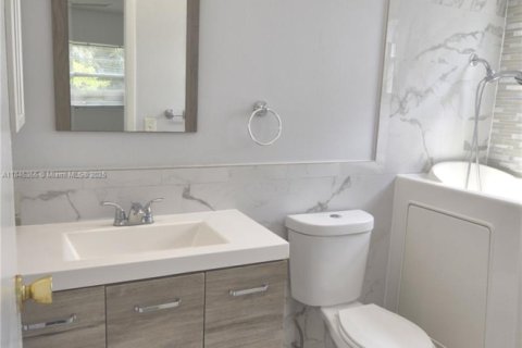 Condo in Lauderdale Lakes, Florida, 2 bedrooms  № 1840847 - photo 15