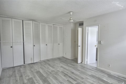 Condo in Lauderdale Lakes, Florida, 2 bedrooms  № 1840847 - photo 18