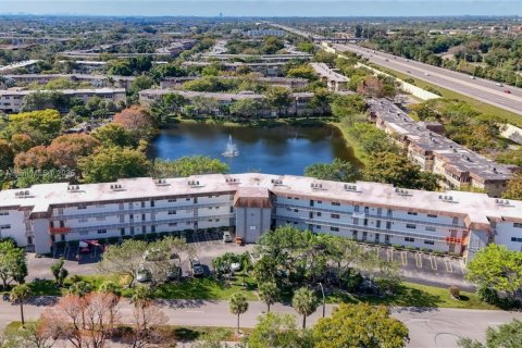 Condo in Lauderdale Lakes, Florida, 2 bedrooms  № 1840847 - photo 1