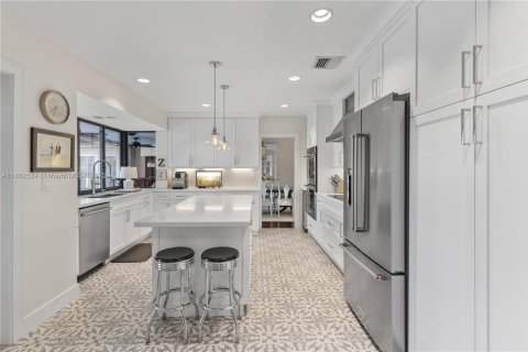 Casa en venta en Palmetto Bay, Florida, 5 dormitorios, 266.26 m2 № 1895307 - foto 15
