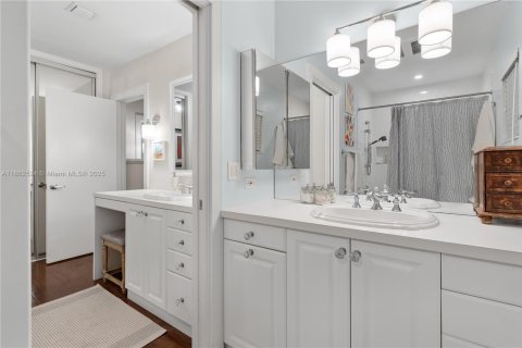 Casa en venta en Palmetto Bay, Florida, 5 dormitorios, 266.26 m2 № 1895307 - foto 26