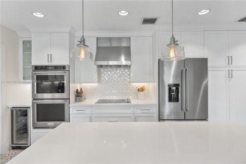 Casa en venta en Palmetto Bay, Florida, 5 dormitorios, 266.26 m2 № 1895307 - foto 14