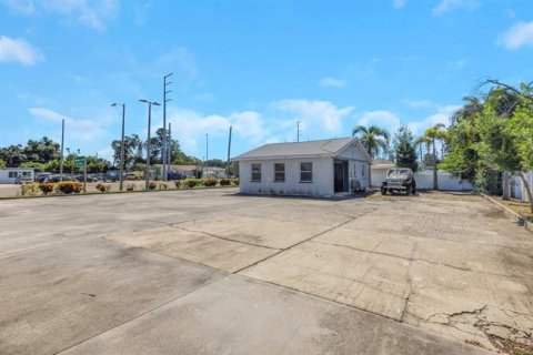 Propiedad comercial en venta en Clearwater, Florida, 419.92 m2 № 2430806 - foto 8