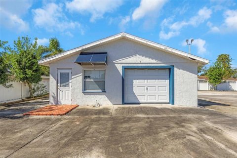 Propiedad comercial en venta en Clearwater, Florida, 419.92 m2 № 2430806 - foto 4