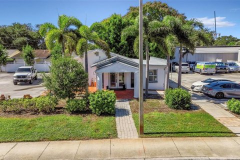 Propiedad comercial en Clearwater, Florida 419.92 m2 № 2430806