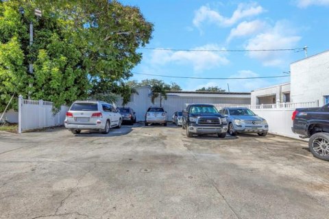 Propiedad comercial en venta en Clearwater, Florida, 419.92 m2 № 2430806 - foto 23