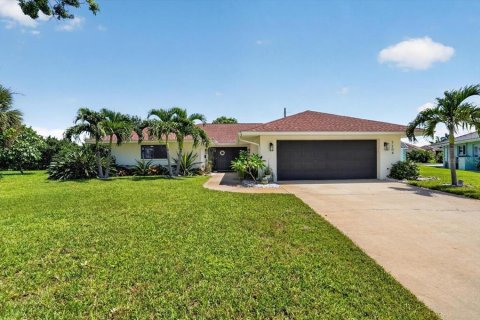 Villa ou maison à vendre à Bradenton, Floride: 3 chambres, 199.28 m2 № 2306238 - photo 2