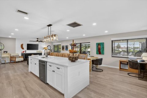 Villa ou maison à vendre à Bradenton, Floride: 3 chambres, 199.28 m2 № 2306238 - photo 14