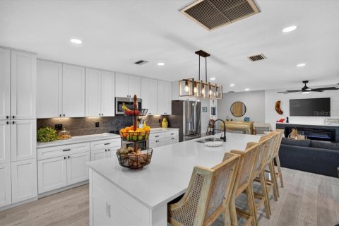 Villa ou maison à vendre à Bradenton, Floride: 3 chambres, 199.28 m2 № 2306238 - photo 12