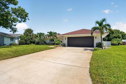 Villa ou maison à vendre à Bradenton, Floride: 3 chambres, 199.28 m2 № 2306238 - photo 3