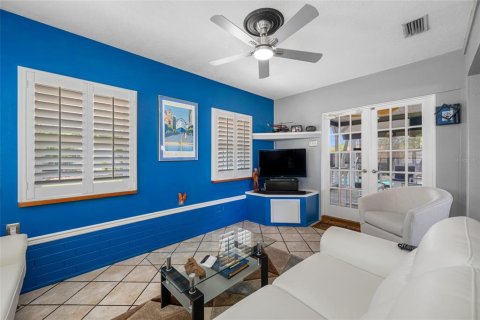 Villa ou maison à vendre à Saint Petersburg, Floride: 2 chambres, 102.19 m2 № 1675527 - photo 18