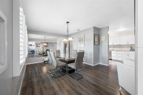 Villa ou maison à vendre à Saint Petersburg, Floride: 2 chambres, 102.19 m2 № 1675527 - photo 7