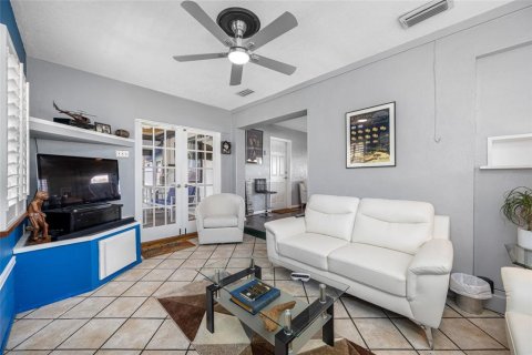 Villa ou maison à vendre à Saint Petersburg, Floride: 2 chambres, 102.19 m2 № 1675527 - photo 17