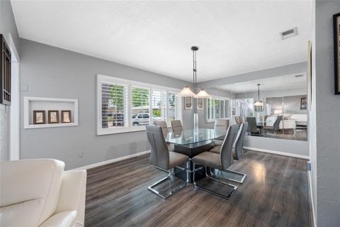 Villa ou maison à vendre à Saint Petersburg, Floride: 2 chambres, 102.19 m2 № 1675527 - photo 9