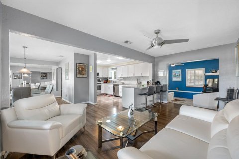 Villa ou maison à vendre à Saint Petersburg, Floride: 2 chambres, 102.19 m2 № 1675527 - photo 5