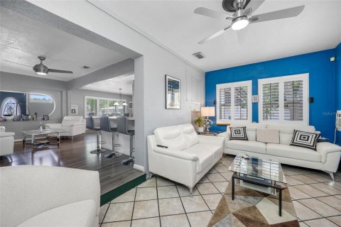 Villa ou maison à vendre à Saint Petersburg, Floride: 2 chambres, 102.19 m2 № 1675527 - photo 14