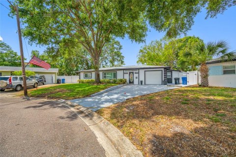 Villa ou maison à vendre à Saint Petersburg, Floride: 2 chambres, 102.19 m2 № 1675527 - photo 1