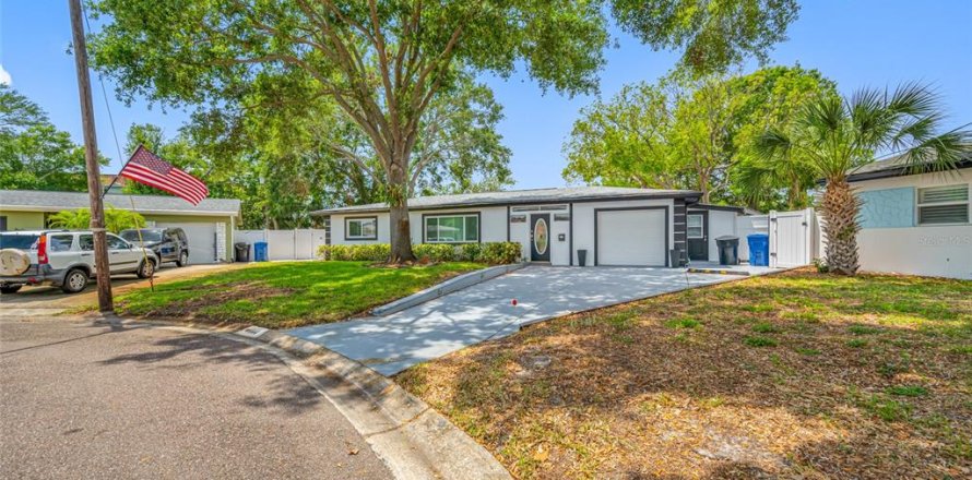 Villa ou maison à Saint Petersburg, Floride 2 chambres, 102.19 m2 № 1675527