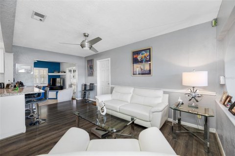 Villa ou maison à vendre à Saint Petersburg, Floride: 2 chambres, 102.19 m2 № 1675527 - photo 4