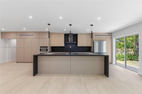 Купить виллу или дом в Майами, Флорида 4 спальни, 239.22м2, № 1931438 - фото 8