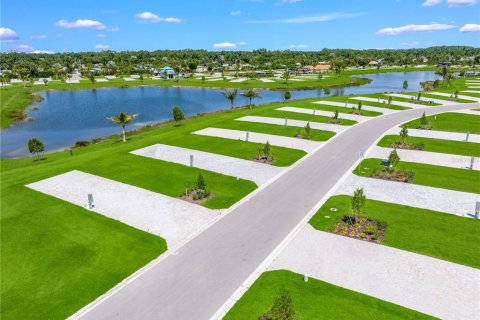 House in Fort Myers, Florida 1 bedroom, 41.81 sq.m. № 1369721 - photo 6