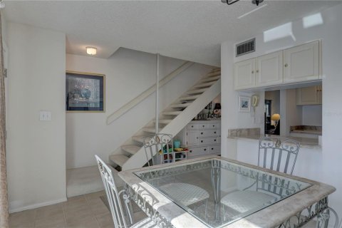 Condo in Largo, Florida, 2 bedrooms  № 1624552 - photo 6