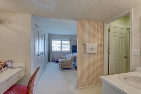 Condo in Largo, Florida, 2 bedrooms  № 1624552 - photo 18