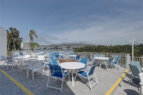 Condo in Largo, Florida, 2 bedrooms  № 1624552 - photo 28