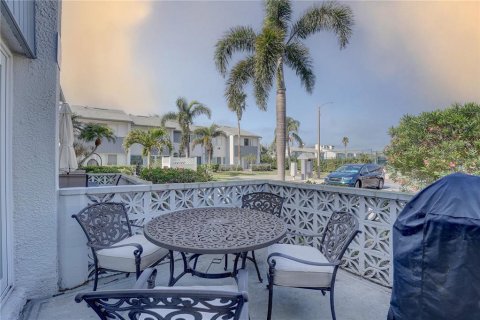 Condo in Largo, Florida, 2 bedrooms  № 1624552 - photo 23