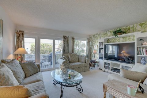 Condo in Largo, Florida, 2 bedrooms  № 1624552 - photo 11