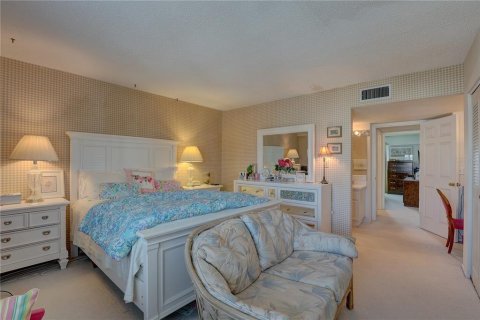 Condo in Largo, Florida, 2 bedrooms  № 1624552 - photo 15