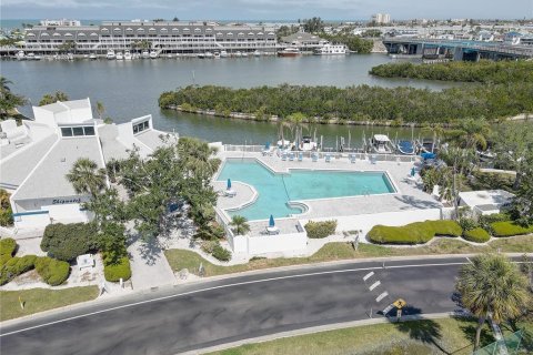 Condo in Largo, Florida, 2 bedrooms  № 1624552 - photo 26