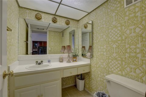 Condo in Largo, Florida, 2 bedrooms  № 1624552 - photo 22