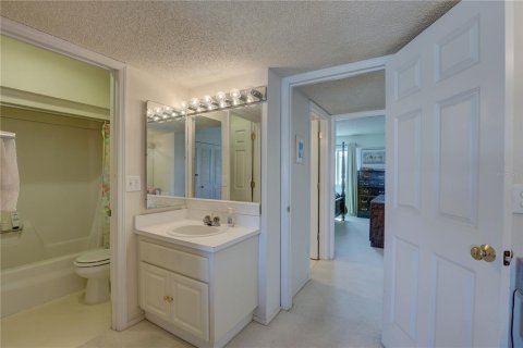 Condo in Largo, Florida, 2 bedrooms  № 1624552 - photo 19