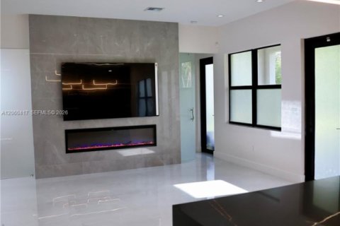 House in Miramar, Florida 4 bedrooms, 251.21 sq.m. № 2282639 - photo 8