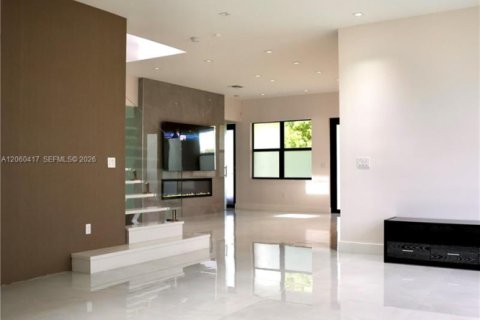 House in Miramar, Florida 4 bedrooms, 251.21 sq.m. № 2282639 - photo 12
