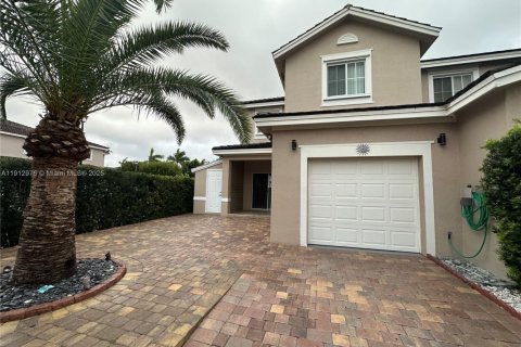 Touwnhouse à louer à Homestead, Floride: 4 chambres, 171.87 m2 № 1969268 - photo 3