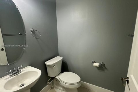 Touwnhouse à louer à Homestead, Floride: 4 chambres, 171.87 m2 № 1969268 - photo 9