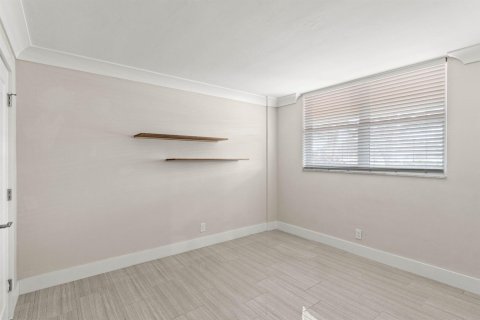 Купить кондоминиум в Лайтхаус-Пойнт, Флорида 3 комнаты, 91.42м2, № 2085295 - фото 20