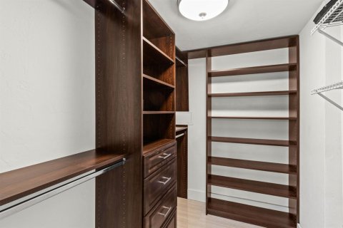 Купить кондоминиум в Лайтхаус-Пойнт, Флорида 3 комнаты, 91.42м2, № 2085295 - фото 19