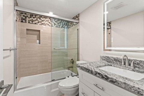 Купить кондоминиум в Лайтхаус-Пойнт, Флорида 3 комнаты, 91.42м2, № 2085295 - фото 18