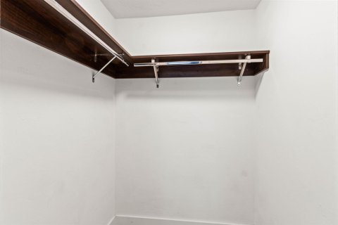 Купить кондоминиум в Лайтхаус-Пойнт, Флорида 3 комнаты, 91.42м2, № 2085295 - фото 21