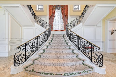 Casa en venta en Jupiter, Florida, 9 dormitorios, 2259.38 m2 № 1935649 - foto 7