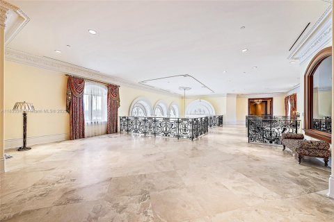 Casa en venta en Jupiter, Florida, 9 dormitorios, 2259.38 m2 № 1935649 - foto 25