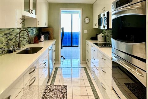 Condominio en venta en Aventura, Florida, 3 dormitorios, 169.55 m2 № 2062712 - foto 5