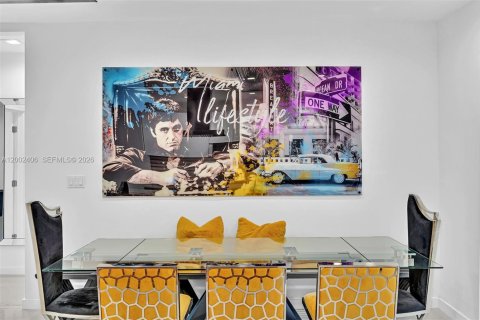 House in Miami Beach, Florida 2 bedrooms, 90.49 sq.m. № 2067850 - photo 5