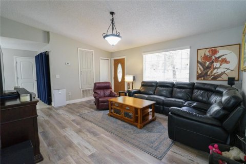 House in Summerfield, Florida 3 bedrooms, 209.22 sq.m. № 1552064 - photo 3